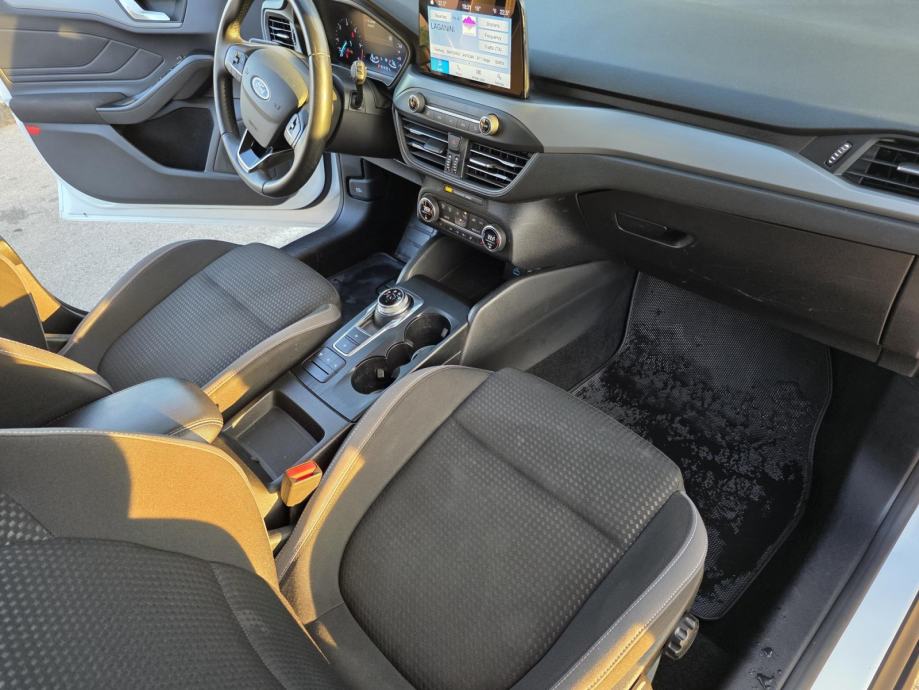 Ford Focus 1,5 EcoBlue automatic, registriran 1 god,upravo servisiran, fotografija 7