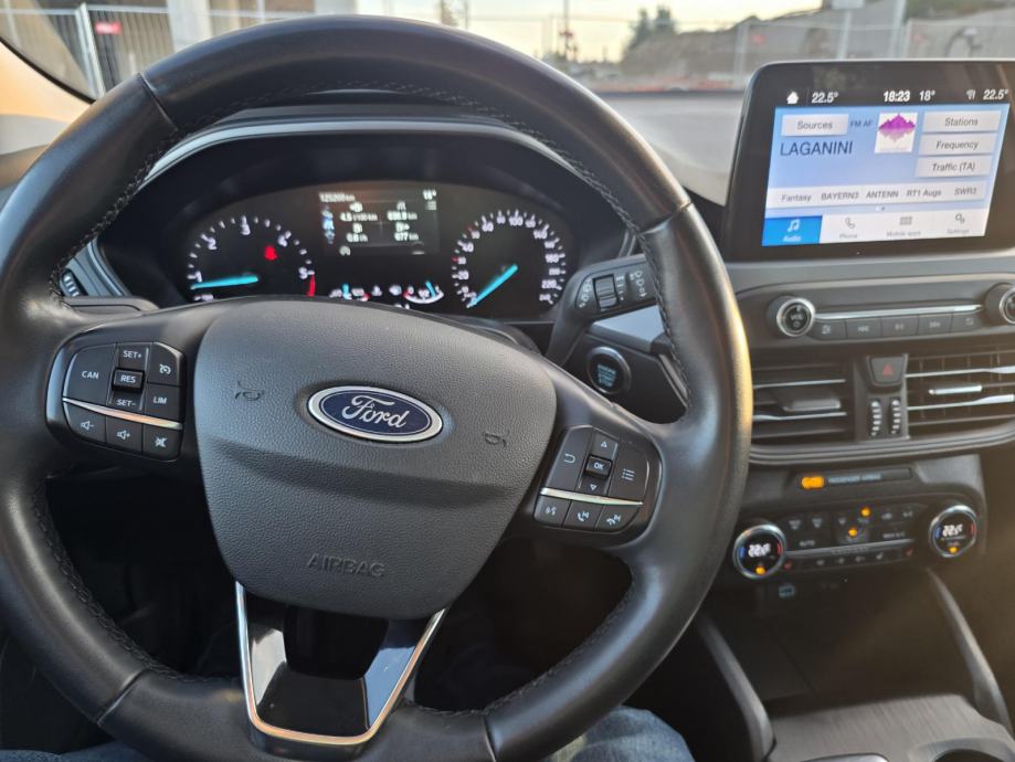 Ford Focus 1,5 EcoBlue automatic, registriran 1 god,upravo servisiran, fotografija 10