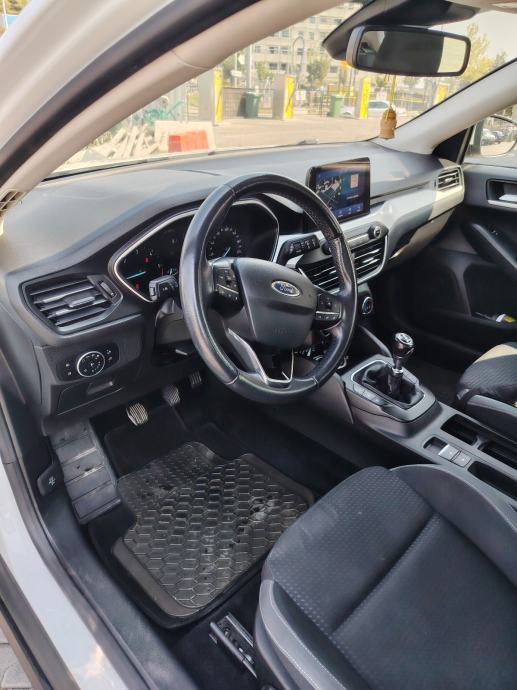 Ford Focus 1,5, fotografija 18