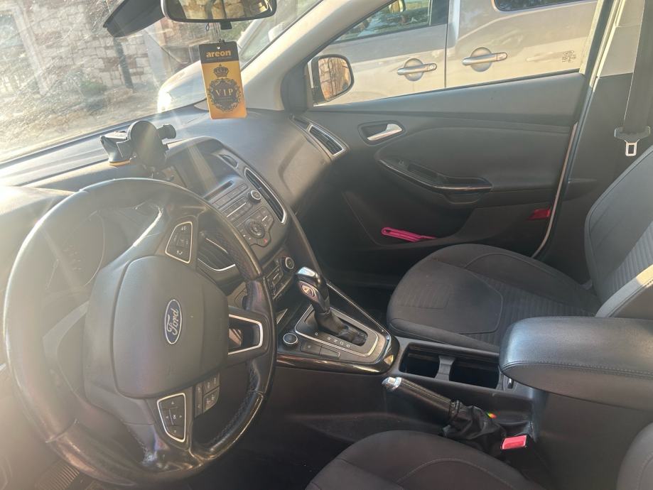 Ford Focus 1,5 TDCi automatik, fotografija 3