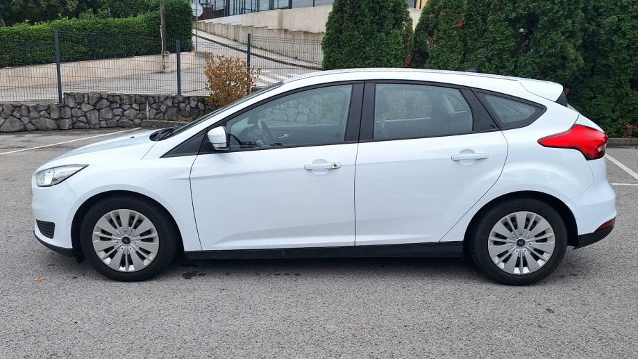 Ford Focus 1,5 TDCi * DIESEL - KLIMA - IZVRSTAN *, fotografija 7