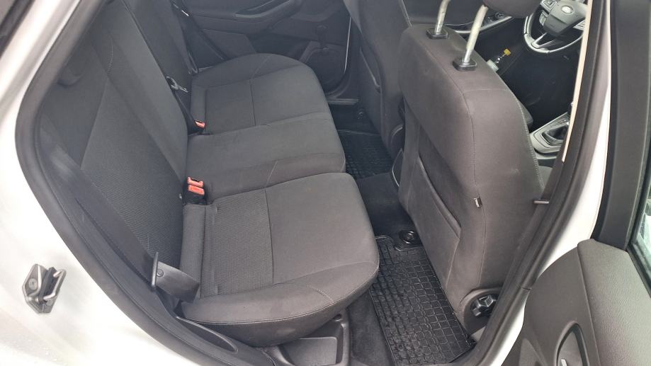 Ford Focus 1,5 TDCi * DIESEL - KLIMA - IZVRSTAN *, fotografija 13