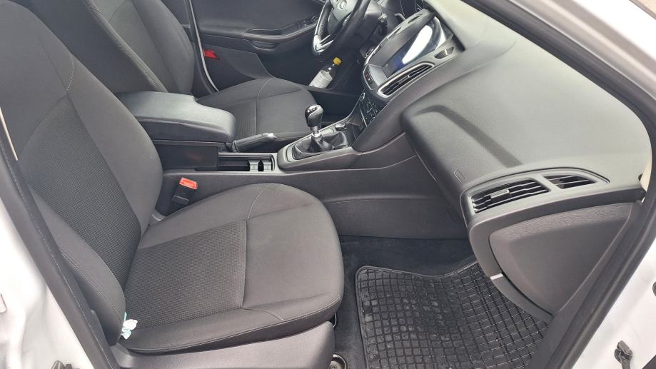 Ford Focus 1,5 TDCi * DIESEL - KLIMA - IZVRSTAN *, fotografija 14