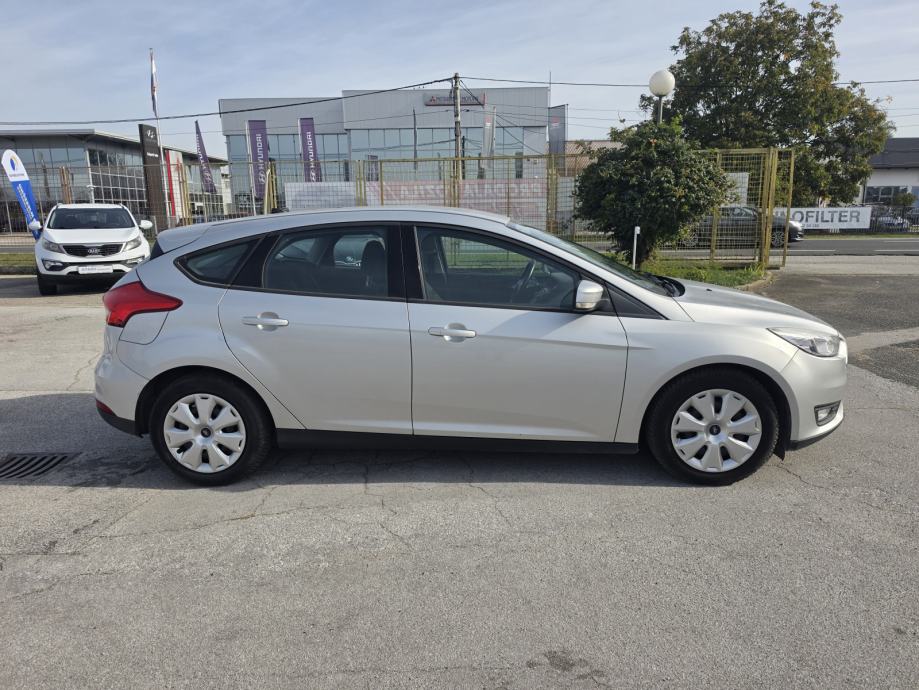 Ford Focus 1,5 TDCi*HR AUTO *SERVISNA *KARTICE 36 RATA*, fotografija 6