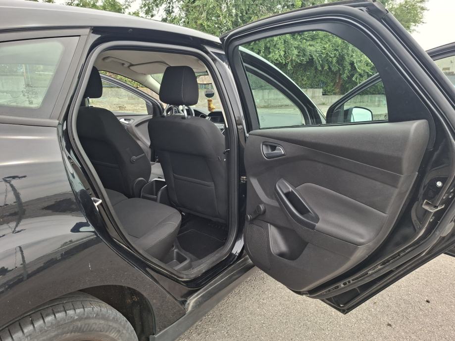 Ford Focus 1,5 TDCi, fotografija 12