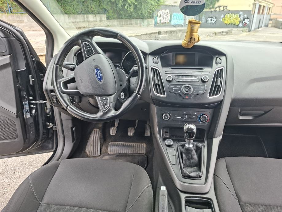 Ford Focus 1,5 TDCi, fotografija 15