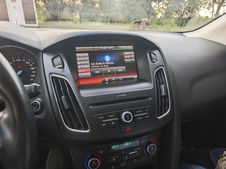 Ford Focus karavan 1,5 TDCi, Titanium, 1. vlasnik, nije uvoz, fotografija 12