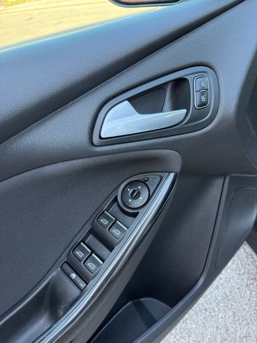 Ford Focus 1.5 TDCi TITANIUM #NAVI #PDC #U DOLASKU, fotografija 16