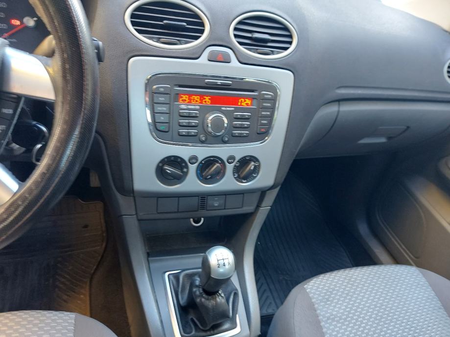 Ford Focus 1,6 16V, fotografija 6