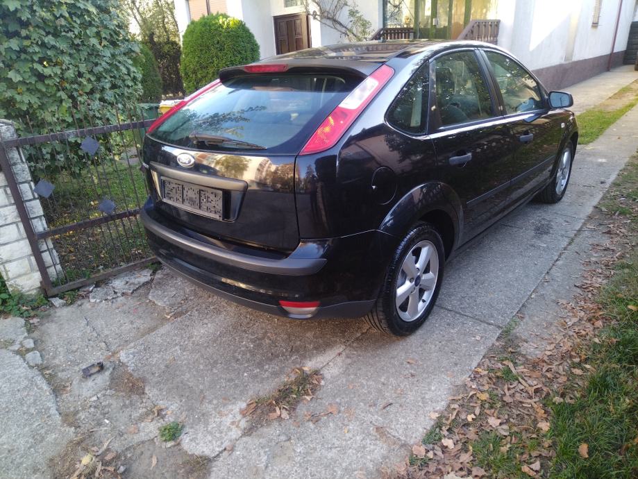Ford Focus 1,6 16V --SAMO 103000 KM--, fotografija 5
