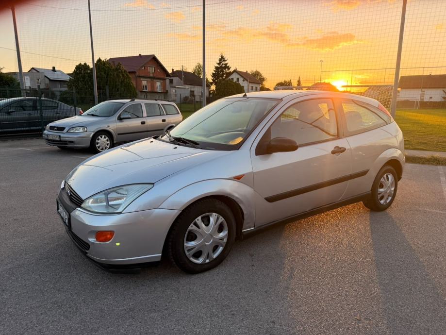 Ford Focus 1,6 AUTO ODLICAN AUTOMATIK, fotografija 2