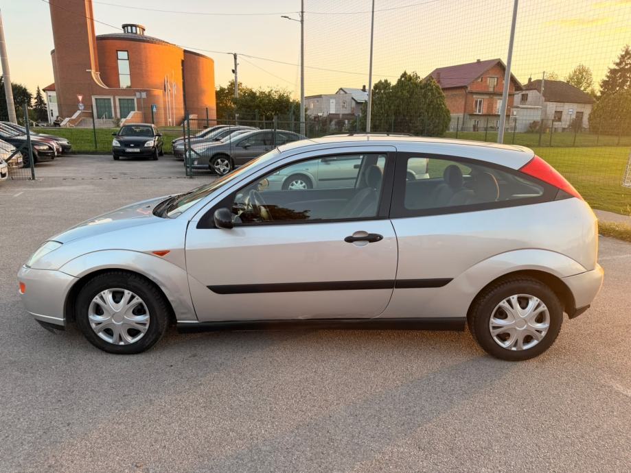 Ford Focus 1,6 AUTO ODLICAN AUTOMATIK, fotografija 3