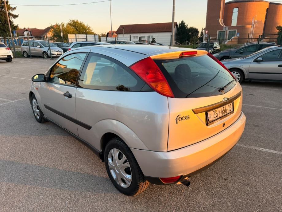Ford Focus 1,6 AUTO ODLICAN AUTOMATIK, fotografija 4