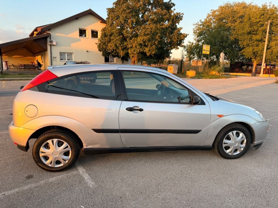Ford Focus 1,6 AUTO ODLICAN AUTOMATIK, fotografija 6