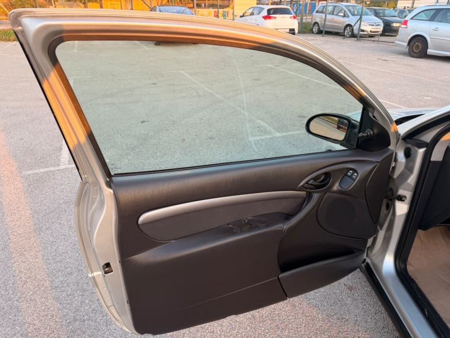 Ford Focus 1,6 AUTO ODLICAN AUTOMATIK, fotografija 7