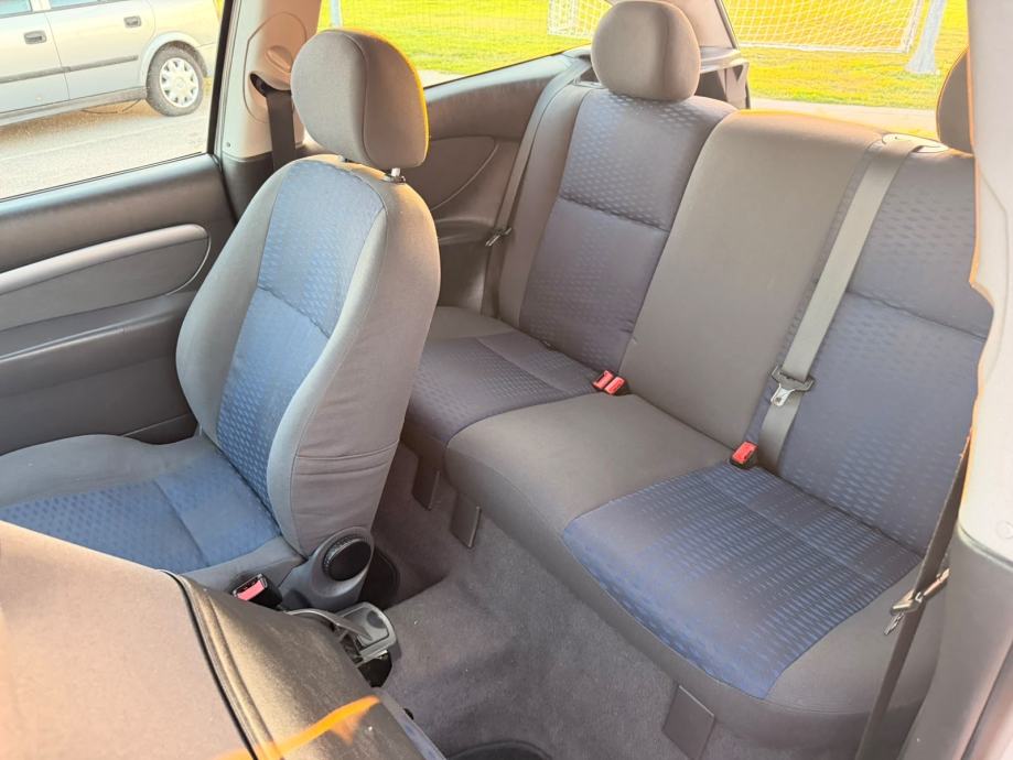 Ford Focus 1,6 AUTO ODLICAN AUTOMATIK, fotografija 11