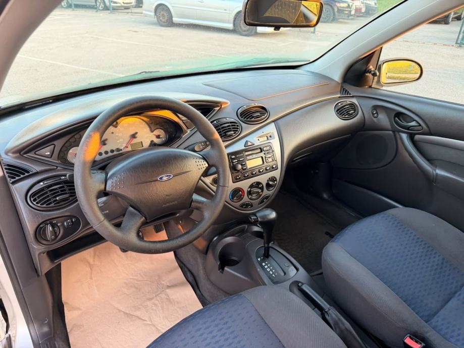 Ford Focus 1,6 AUTO ODLICAN AUTOMATIK, fotografija 15