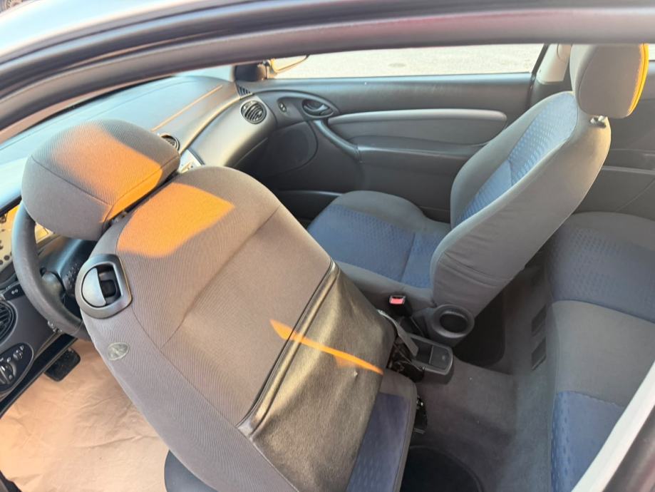 Ford Focus 1,6 AUTO ODLICAN AUTOMATIK, fotografija 18