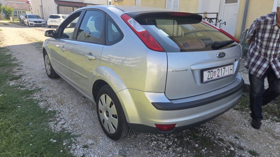 Ford Focus 1,6 automatik, fotografija 6