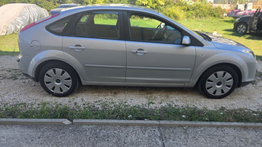Ford Focus 1,6 automatik, fotografija 4