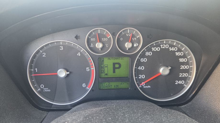 Ford Focus 1,6 automatik, fotografija 9
