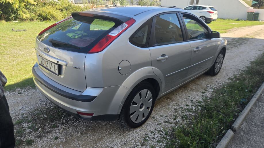 Ford Focus 1,6 automatik, fotografija 5