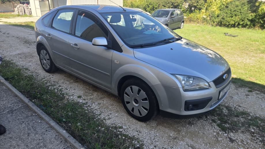 Ford Focus 1,6 automatik, fotografija 3