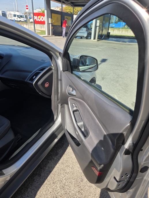 Ford Focus 1,6, fotografija 9