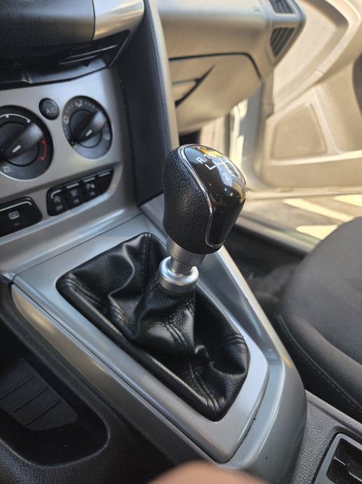 Ford Focus 1,6, fotografija 4