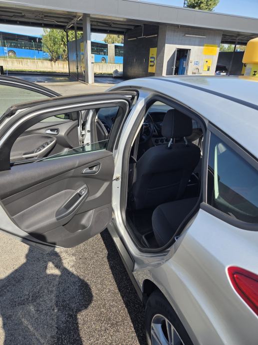 Ford Focus 1,6, fotografija 6