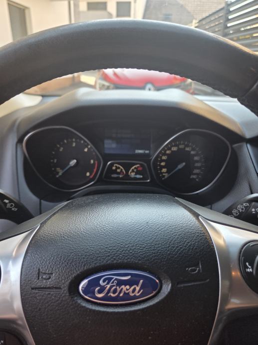 Ford Focus 1,6, fotografija 15