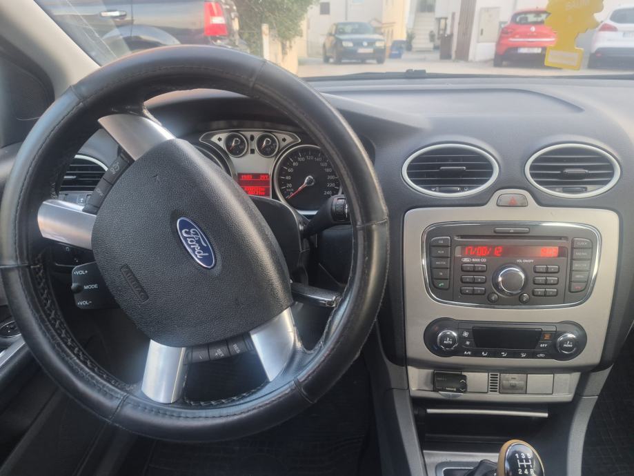 Ford Focus 1,6 TDCI, 2011 godina, fotografija 4