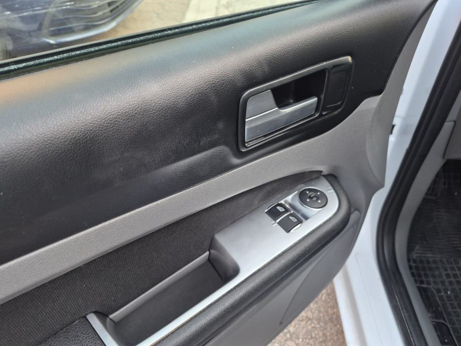 Ford Focus 1,6 TDCI, 2011 godina, fotografija 12