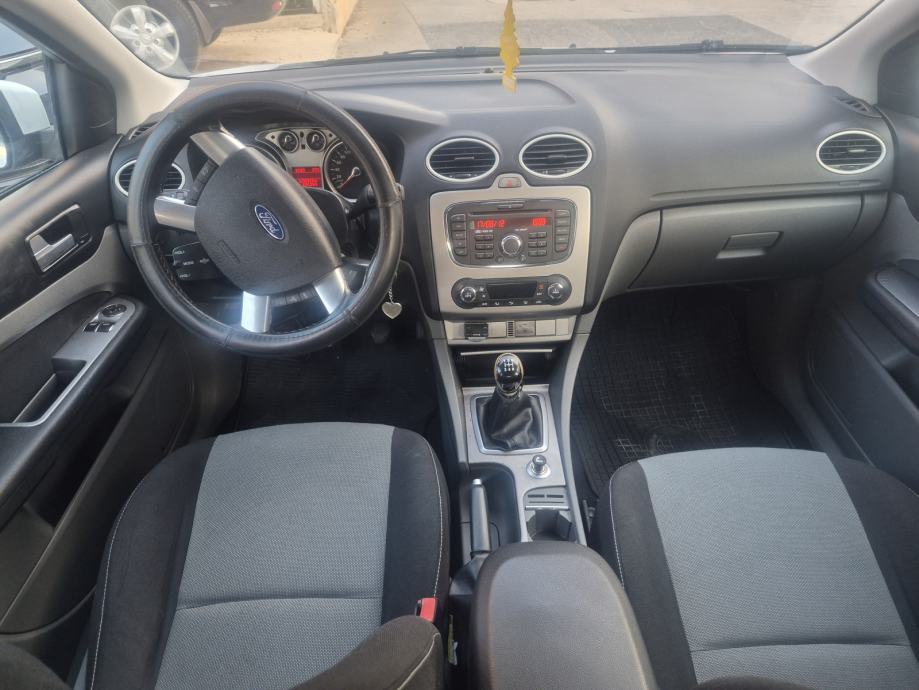 Ford Focus 1,6 TDCI, 2011 godina, fotografija 6