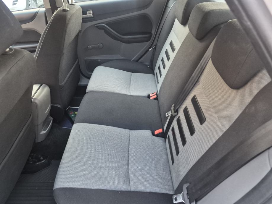 Ford Focus 1,6 TDCI, 2011 godina, fotografija 18