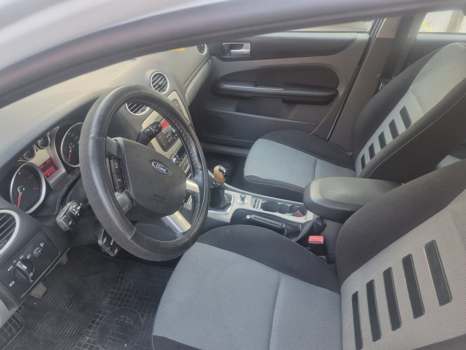 Ford Focus 1,6 TDCI, 2011 godina, fotografija 10