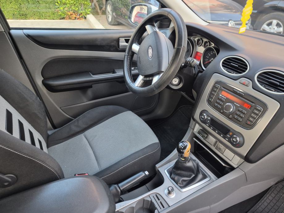 Ford Focus 1,6 TDCI, 2011 godina, fotografija 17