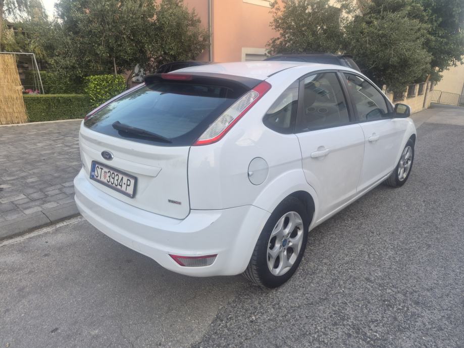 Ford Focus 1,6 TDCI, 2011 godina, fotografija 13