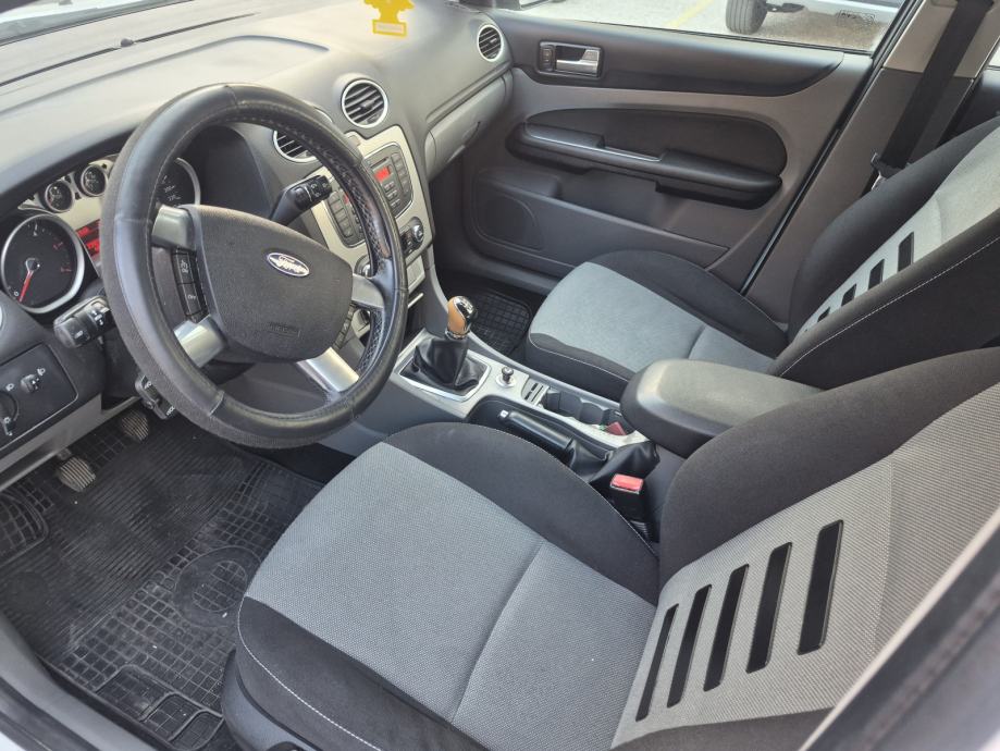 Ford Focus 1,6 TDCI, 2011 godina, fotografija 16