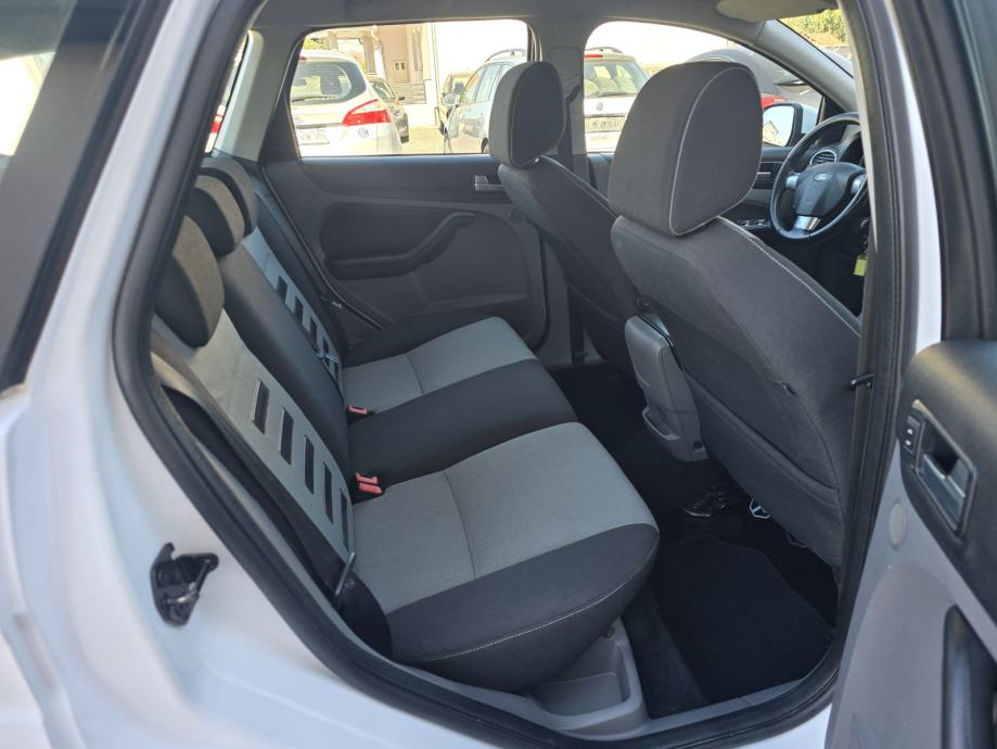 Ford Focus 1,6 TDCI-2012gd.md-NAVIGACIJA-climatronic,alu,tempomKARTICE, fotografija 15