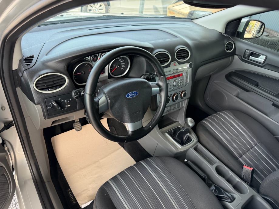 Ford Focus 1,6 TDCI, fotografija 12