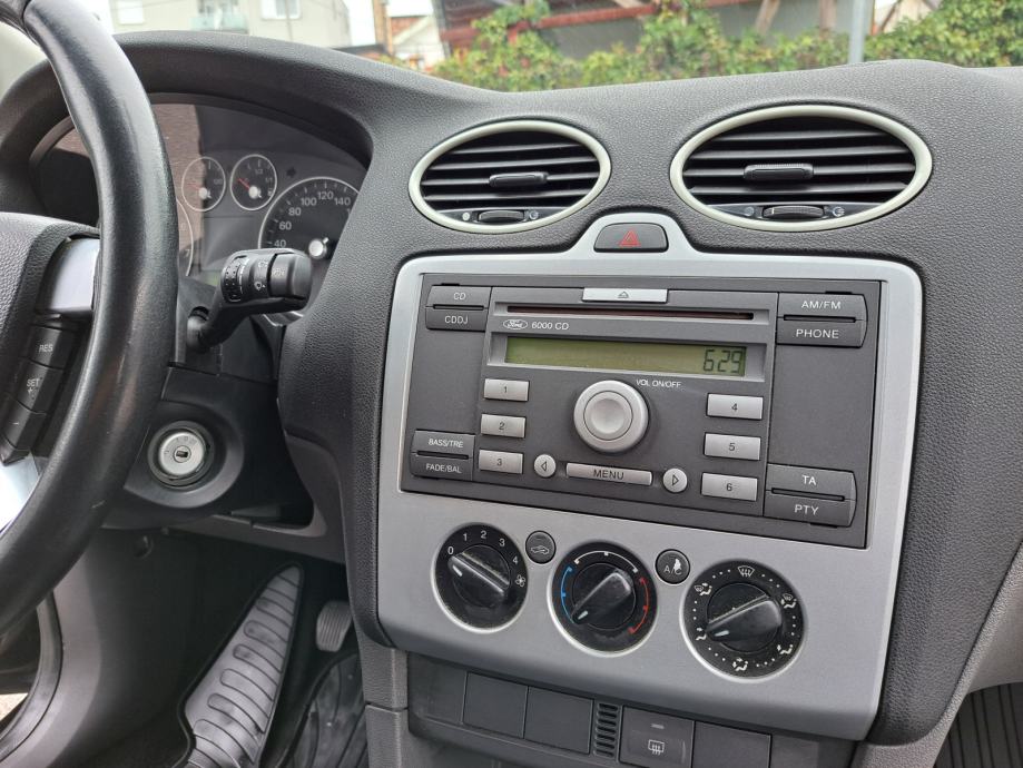 Ford Focus 1.6i 16V Titanium, reg. godinu dana, TOP stanje !!!, fotografija 16
