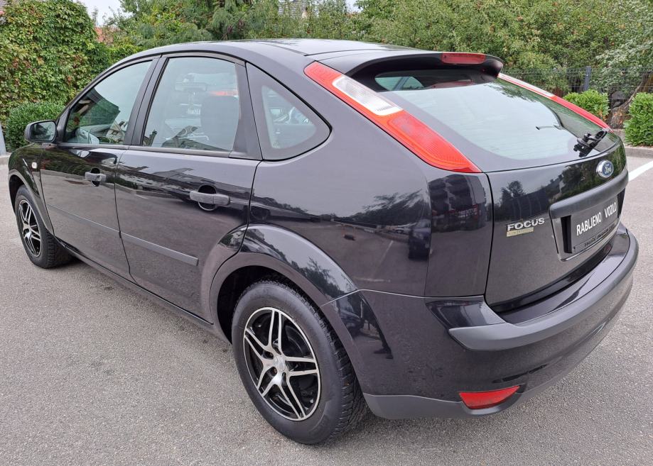 Ford Focus 1.6i 16V Titanium, reg. godinu dana, TOP stanje !!!, fotografija 3