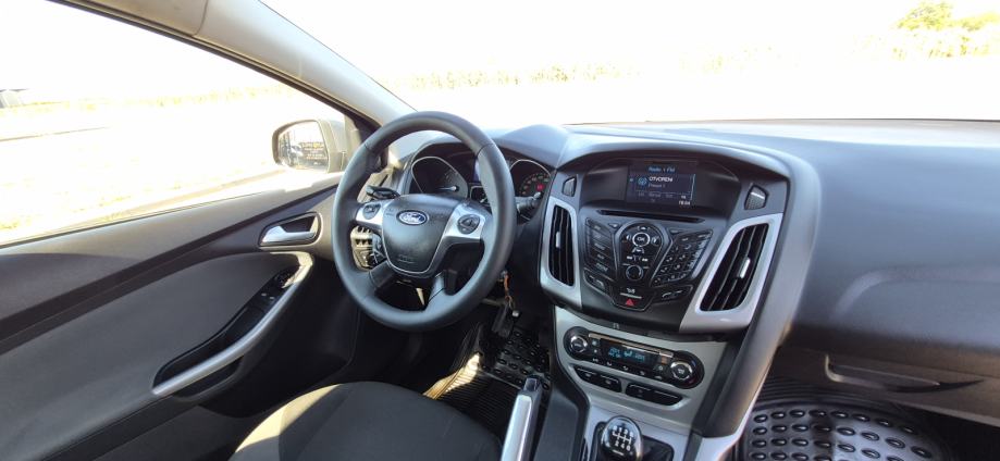 Ford Focus 1,6TDCI, 6 BRZINA, AUT.KLIMA, TEMP, NAV, PARK. SENZ..., fotografija 20