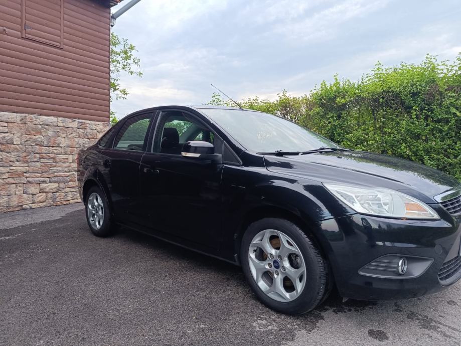 Ford Focus 1,8, fotografija 2
