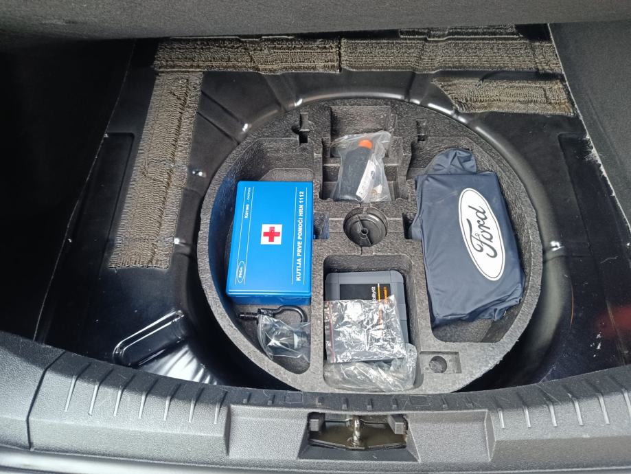 Ford Focus 1,8, fotografija 15