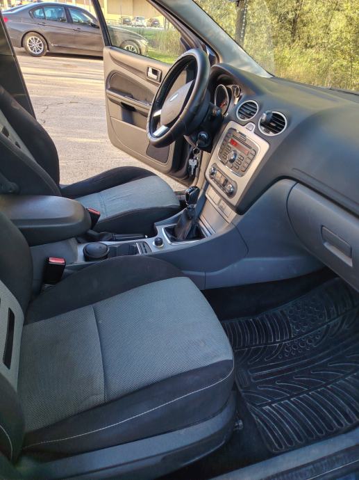 Ford Focus 1,8, fotografija 8