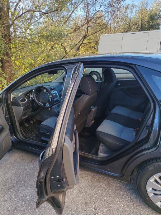 Ford Focus 1,8, fotografija 5