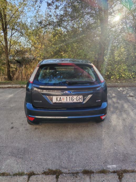 Ford Focus 1,8, fotografija 2