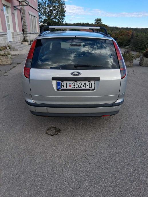 Ford Focus 1,8, fotografija 9